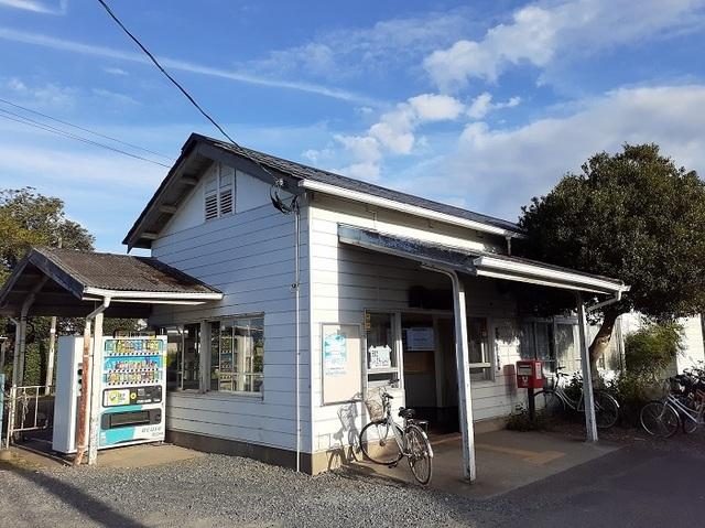 下菅谷駅：950m