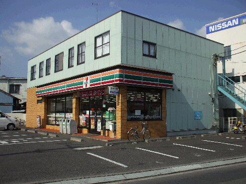 セブンイレブン水戸城東店：687m