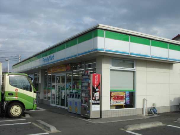 ファミリーマート水戸堀町店：1494m