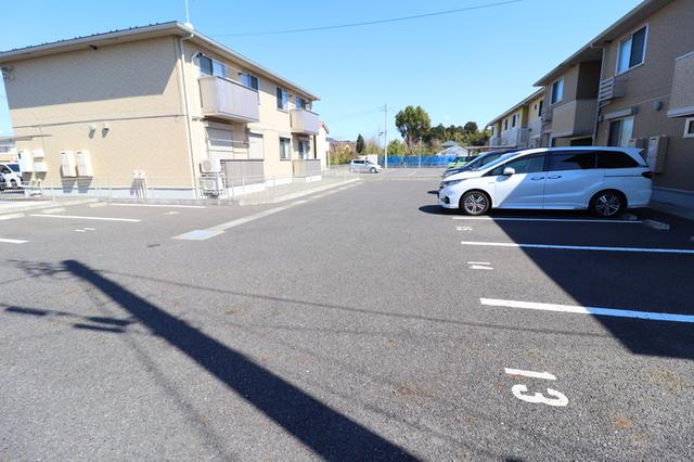 スカイブルー　Ｂ（203） 駐車場