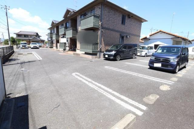 ロイヤルヴィーナス（202） 駐車場