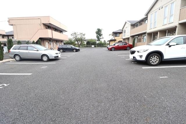 メゾンさくらの杜（201） 駐車場