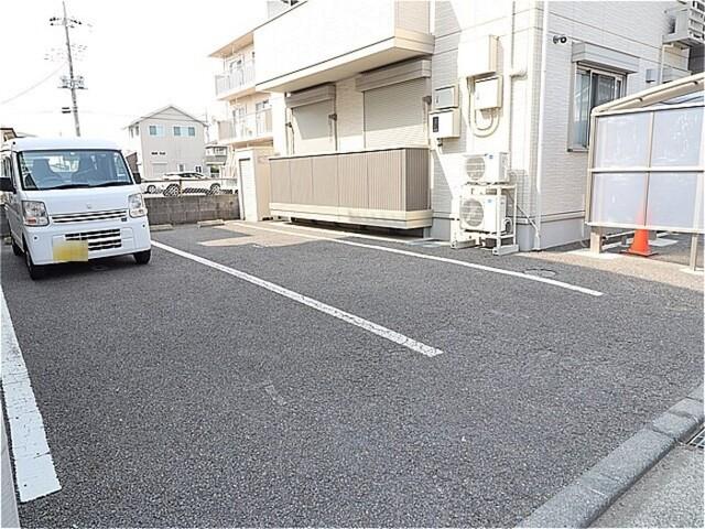 モダンコート見川 Ｍ＆Ｋ（101） 駐車場