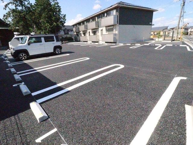 グランディオ　A（105） 駐車場