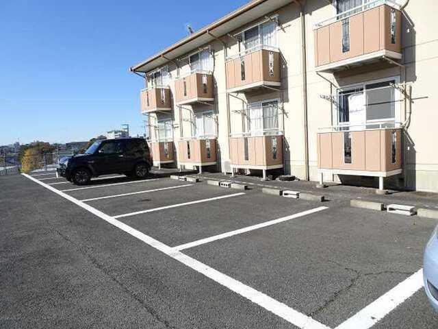 サニーヒルズ薬師台　A（202） 駐車場