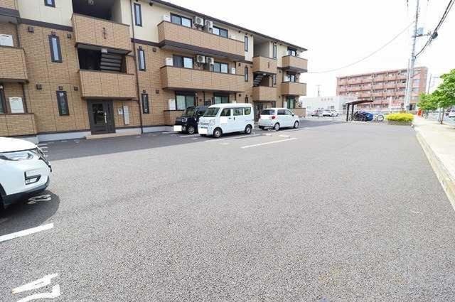 ダイシエル（101） 駐車場