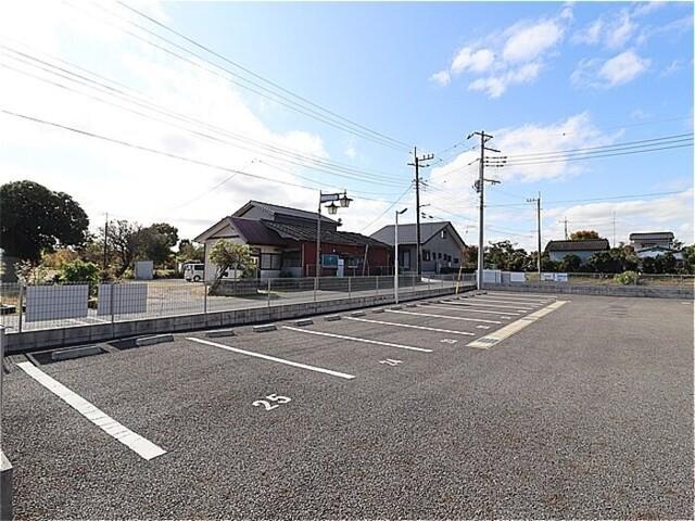 スカイブルー　Ｊ（101） 駐車場