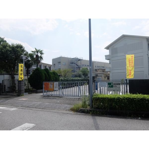 高知市立潮江東小学校：283m