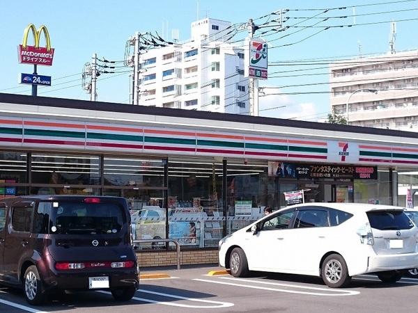 セブンイレブン高知河ノ瀬町店：821m