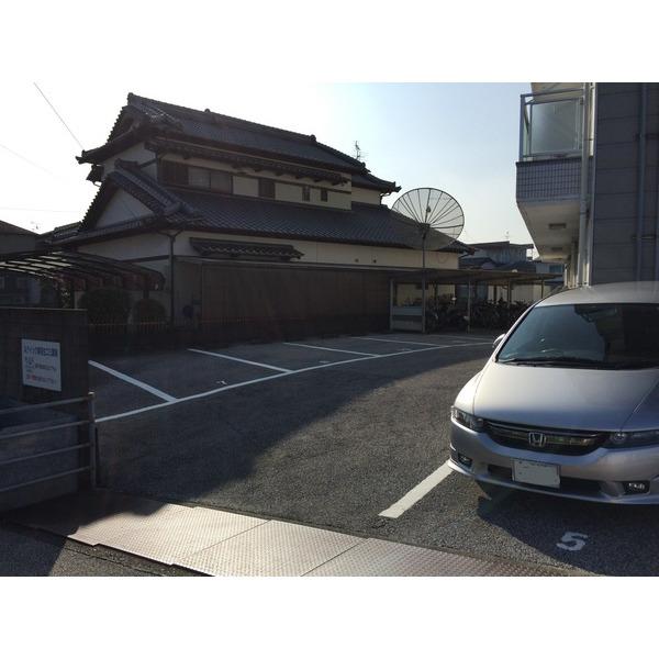 Aクイック（403） 駐車場