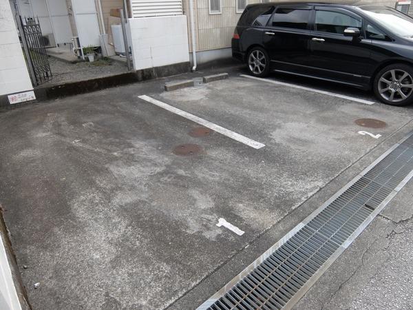 Ｆ.グレース高須新町（203） 駐車場