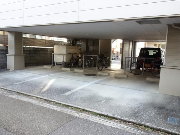 下島ハイツ（302） 駐車場