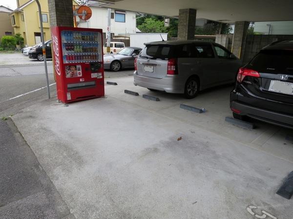 Ｅ−ＣＡＳＡ入明（205） 駐車場