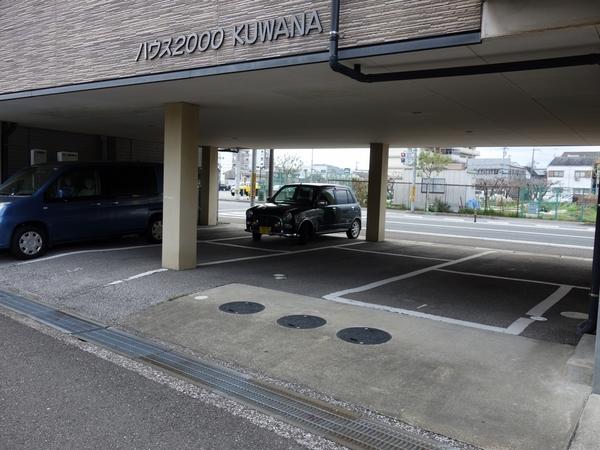 ハウス2000KUWANA（201） 駐車場