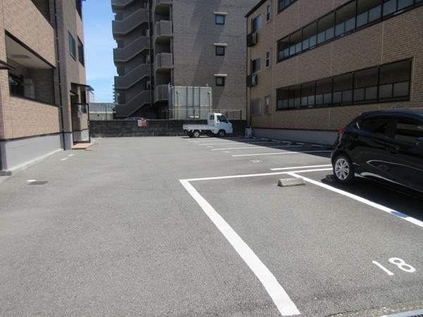 ザジテール（201） 駐車場