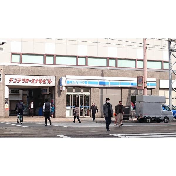 ローソン高知デンテツターミナル店：366m