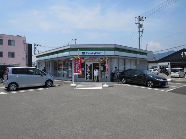 ファミリーマート高知インター南店：319m