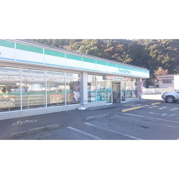 ファミリーマート高知五台山店：1989m