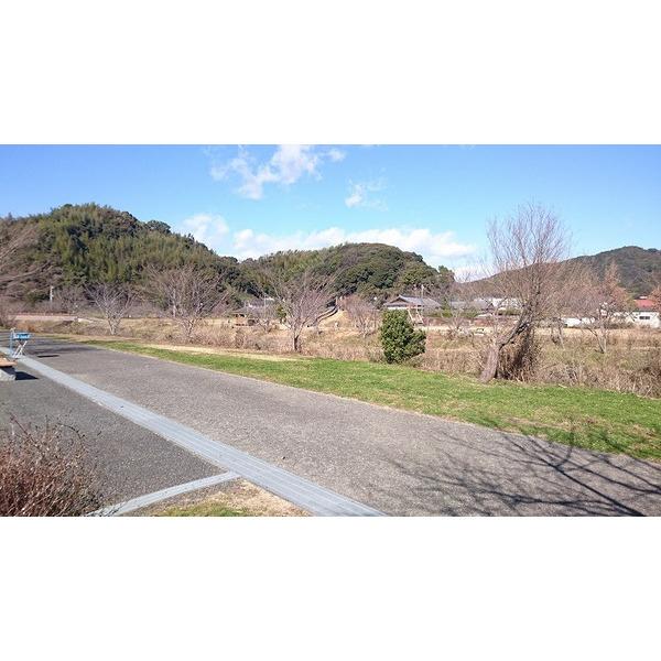 池公園：950m