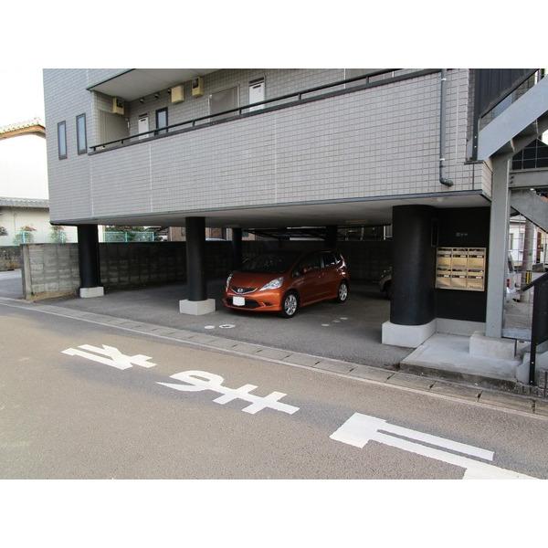 薊野コーポ（201） 駐車場