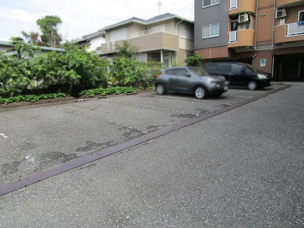 東ノ丸マンション（402） 駐車場