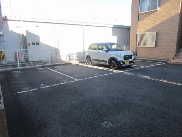 サンモールコスモス　A（A201） 駐車場