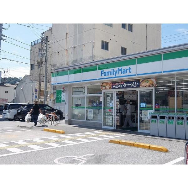 ファミリーマート高知南はりまや町店：165m