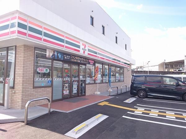 セブンイレブン高知曙町1丁目店：564m