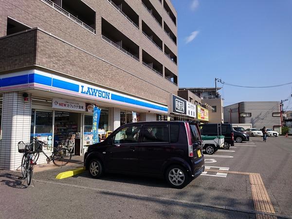 ローソン高知朝倉駅前店：753m