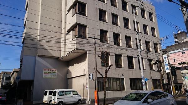 医療法人共生会下司病院：586m