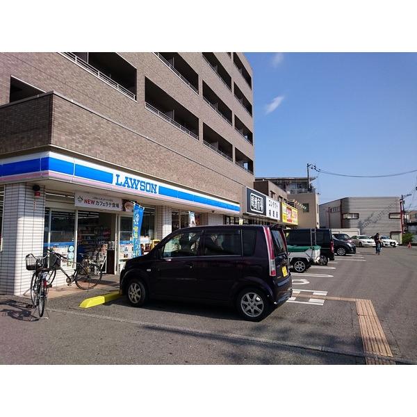 ローソン高知朝倉駅前店：774m