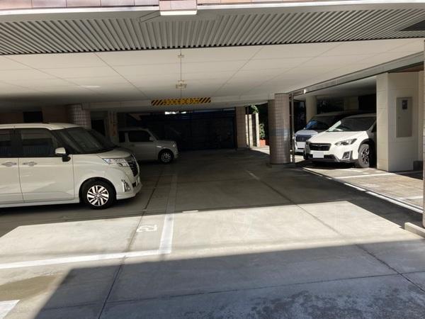 マンションアーバン（306） 駐車場
