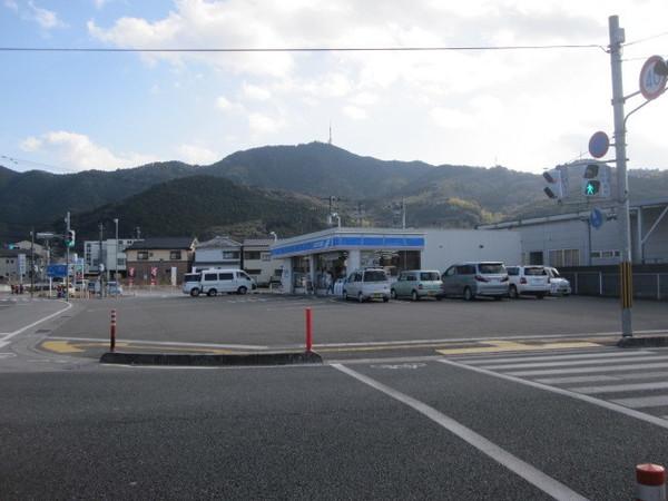 ローソン高知神田店：632m