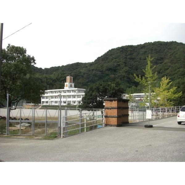 高知市立十津小学校：953m