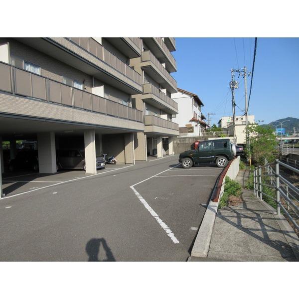 グランパレスパゴダ（605） 駐車場