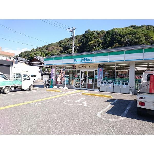ファミリーマート高知南河ノ瀬店：776m