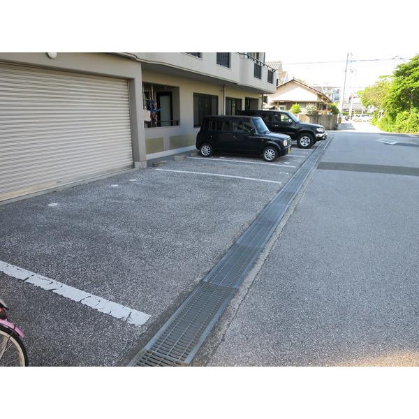 ヴィラージュ航洋（101） 駐車場