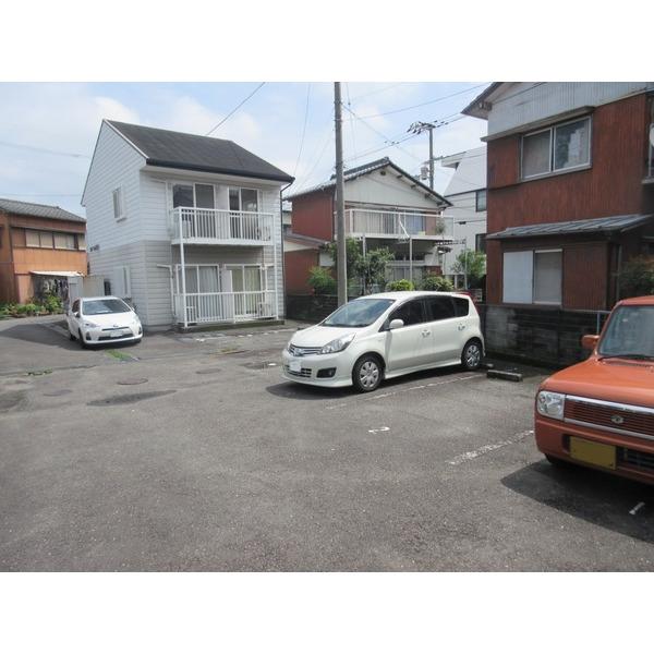 フォブール岡林　B棟（102） 駐車場