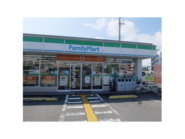 ファミリーマート高知北本町店：255m