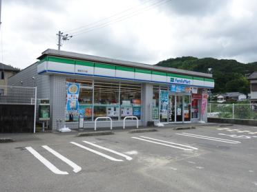 ファミリーマート高知万々店：306m