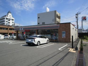 セブンイレブン高知一宮南町店：207m