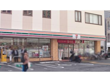 セブンイレブン高知本町1丁目店：285m