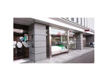 高知銀行帯屋町支店：416m