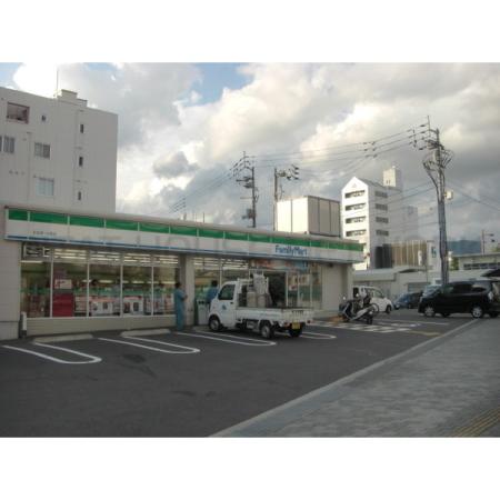 コーポハリマヤⅠ 周辺環境写真1 ファミリーマートかるぽーと前店：386m