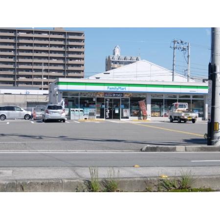 Ｅｎｅａｒｌ・Ｋｕｍａｚａｗａ 周辺環境写真7 ファミリーマート高知仲田町店：546m