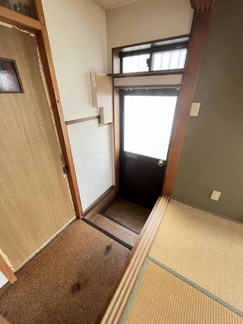 桜井町一戸建て貸部屋 玄関
