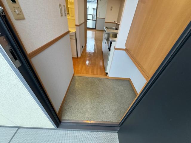 ＩＶＹ　ＣＯＵＲＴ　A棟（A202） 玄関