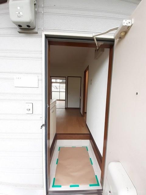 コーポアジュレ（103） 玄関