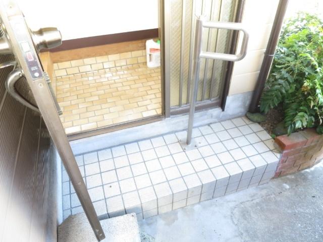 北秦泉寺40-7貸家（-） 玄関