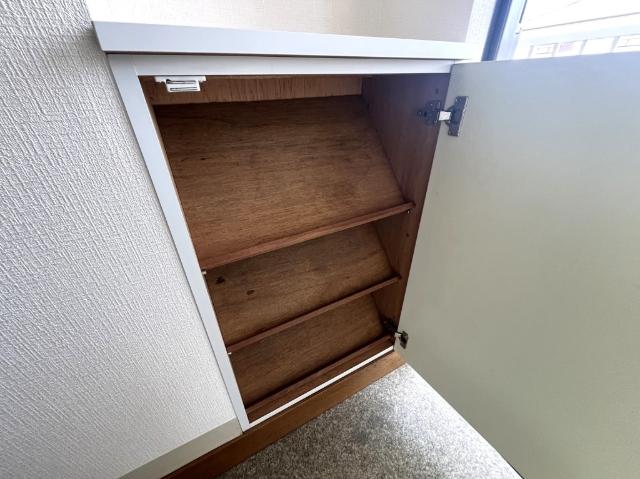 アオーラ高須（301） 玄関